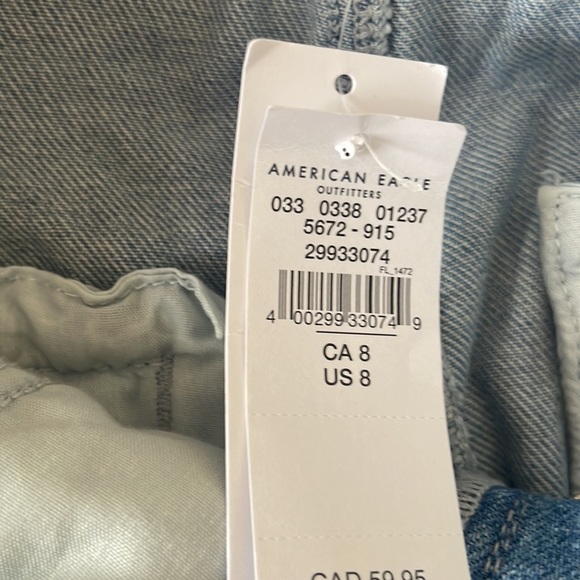 NWT American eagle mom shorts with front tie light wash size 8 - Picture 3 of 4